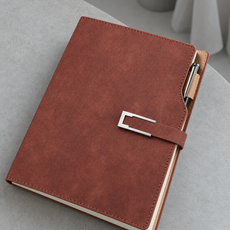 Schedule Planner buckle stitching and pen loop detail